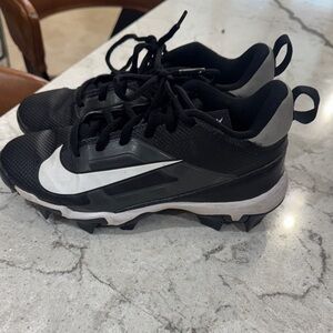 Nike Black and White Sports Cleats